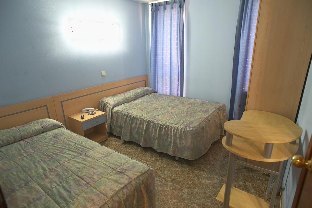 Hostal Xarau Cerdanyola del Vallès Chambre photo