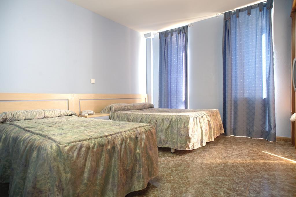 Hostal Xarau Cerdanyola del Vallès Chambre photo
